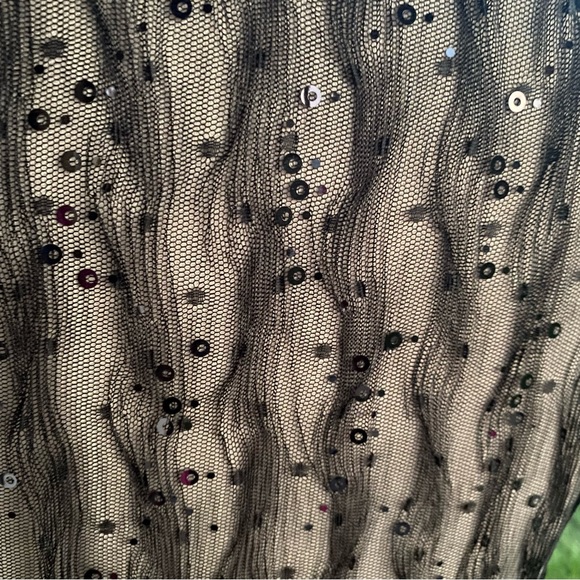 AB Studio Shimmering About Sleeveless Top - Picture 11 of 16